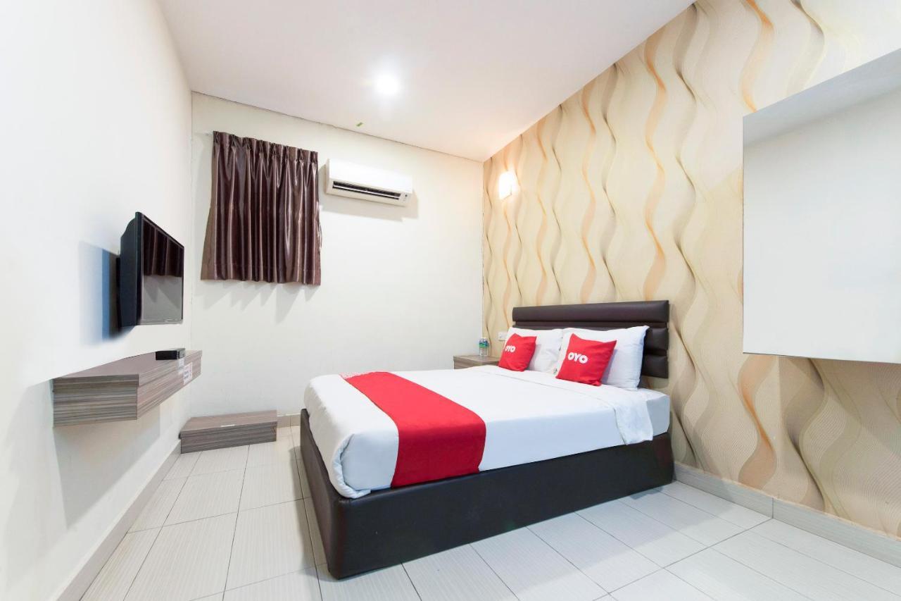 Super Oyo 90385 H3 Hotel Yong Peng Екстериор снимка